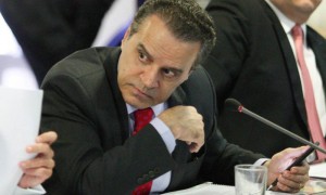 * Nossa: Henrique Alves reage a Governo e trata Robinson por ‘incompetente’